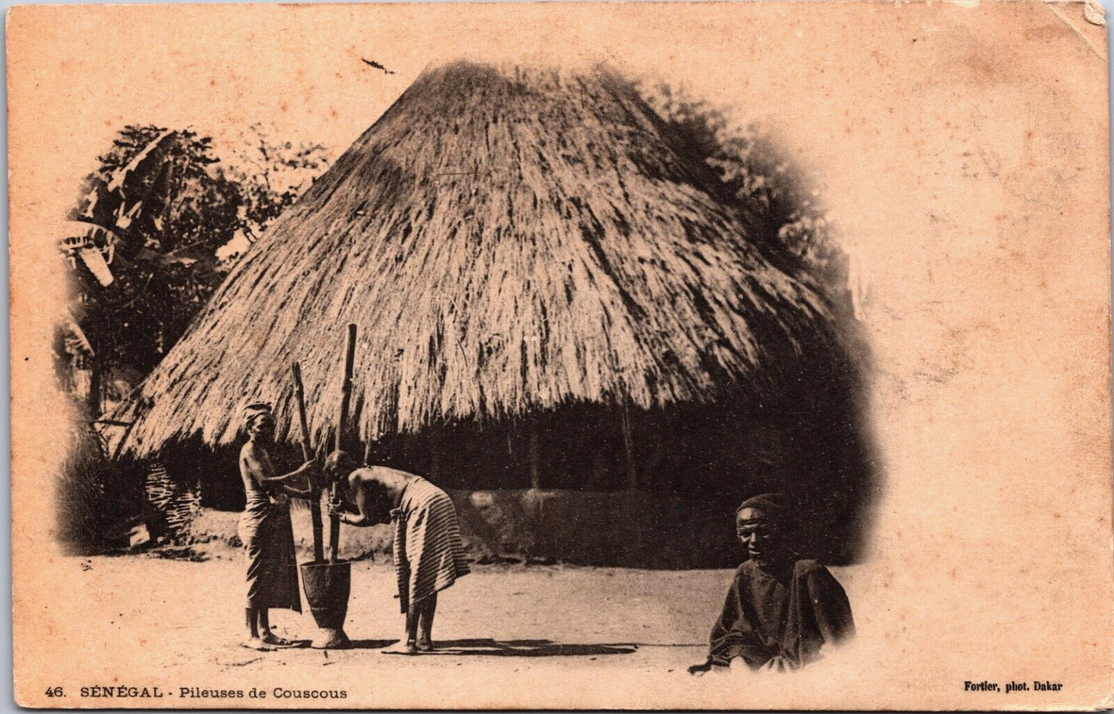 Senegal Afrique Occidentale Pileuses de Couscous Vintage Postcard C119