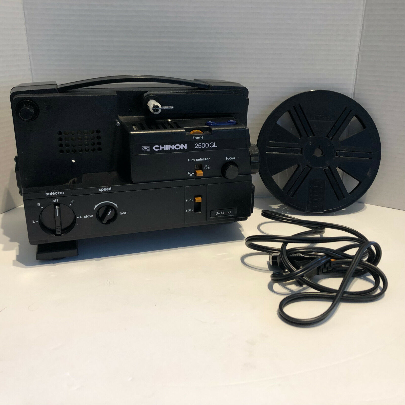 Vintage Chinon 2500GL Dual 8mm & Super 8mm Film Movie Projector - Tested Works