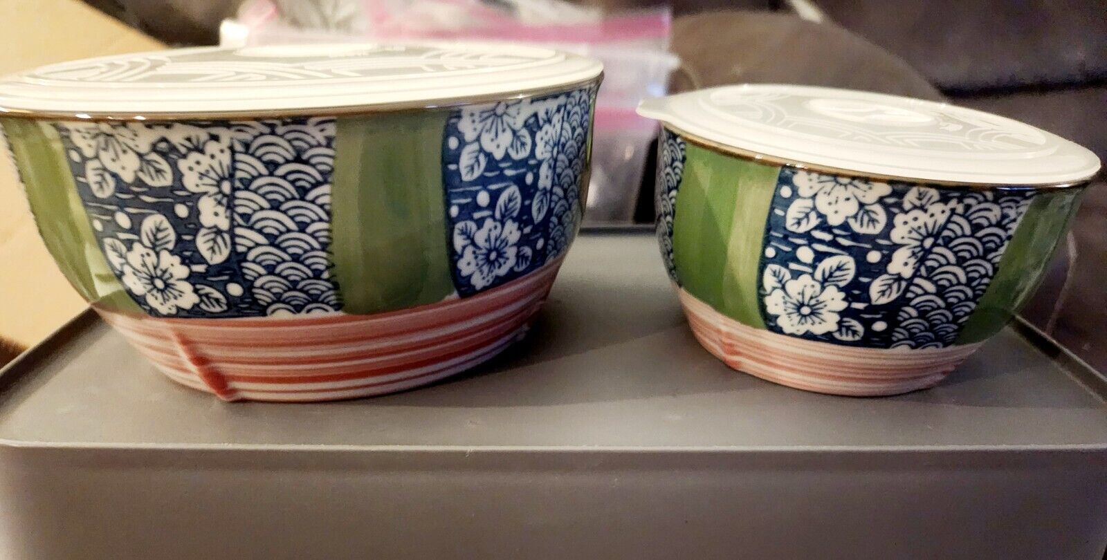 2 Japanese Arita Imari Ware Porcelain Bowls Blue Flower Pattern Japan Vented Lid