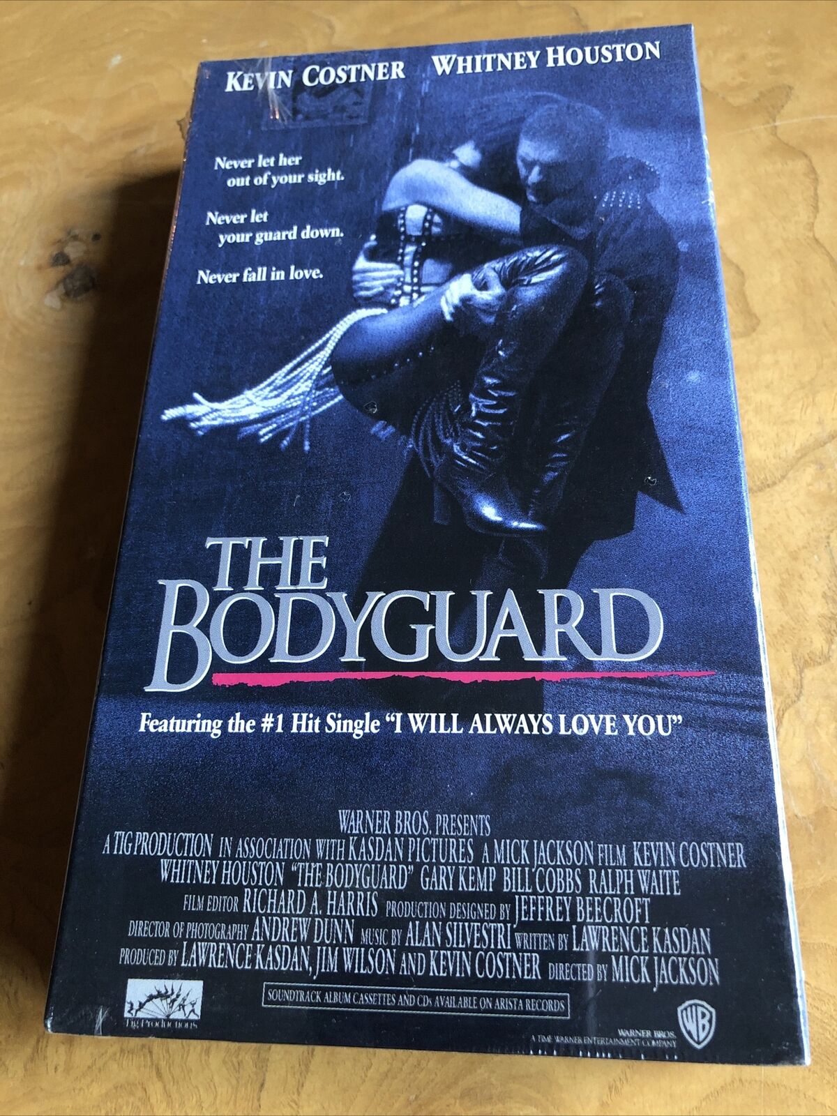 The Bodyguard (VHS, 1993)Rare vintage factory sealed Costner great movie