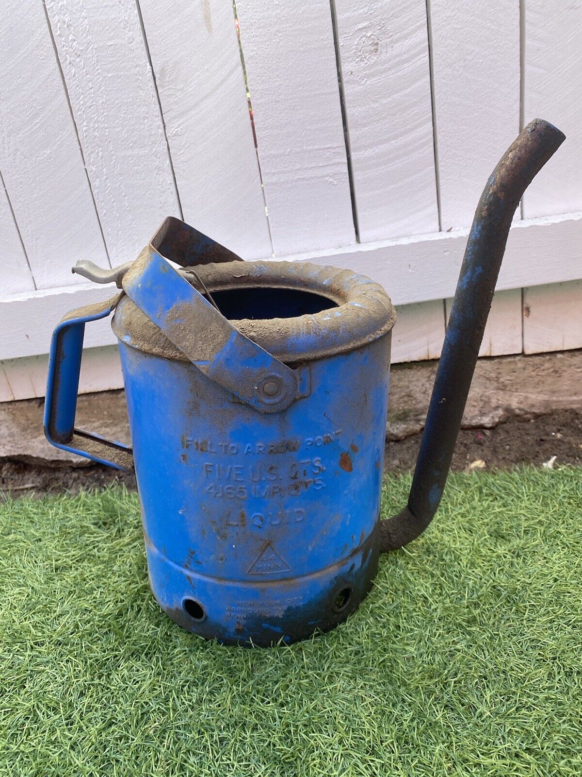 Vintage SWINGSPOUT 5 quart liquid can  oil can gas can water can 