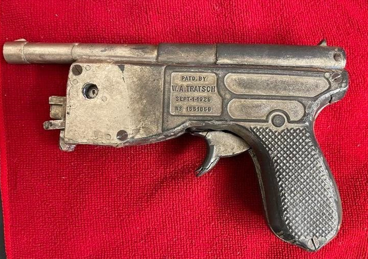 Vintage W.A. Tratsch Pat 1929 Coin-Op Carnival Game Pistol (Side Plate Mising)