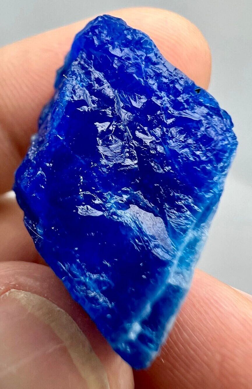 27 CT Ultra Rare Ultra Top Quality Fluorescent Blue Hauyne Crystal from Afg