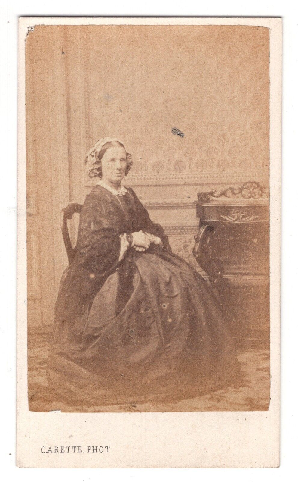 CIRCA 1860s CARETTE CDV OLDER LADY IN FANCY DRESS DETAILED LILLE FRANCE