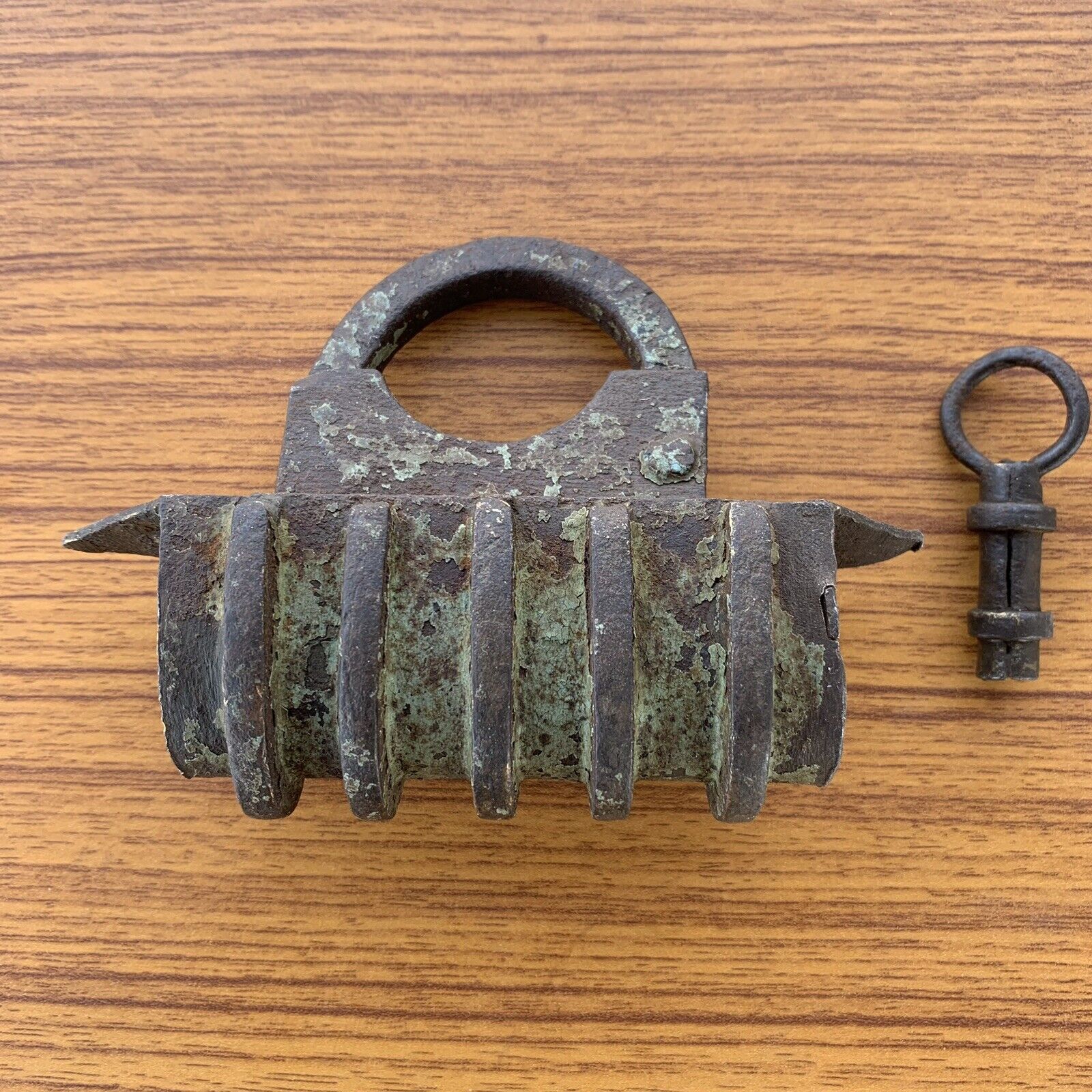 17th C Iron padlock or lock with SCREW TYPE ORIGINAL key, primitive shape RAREST