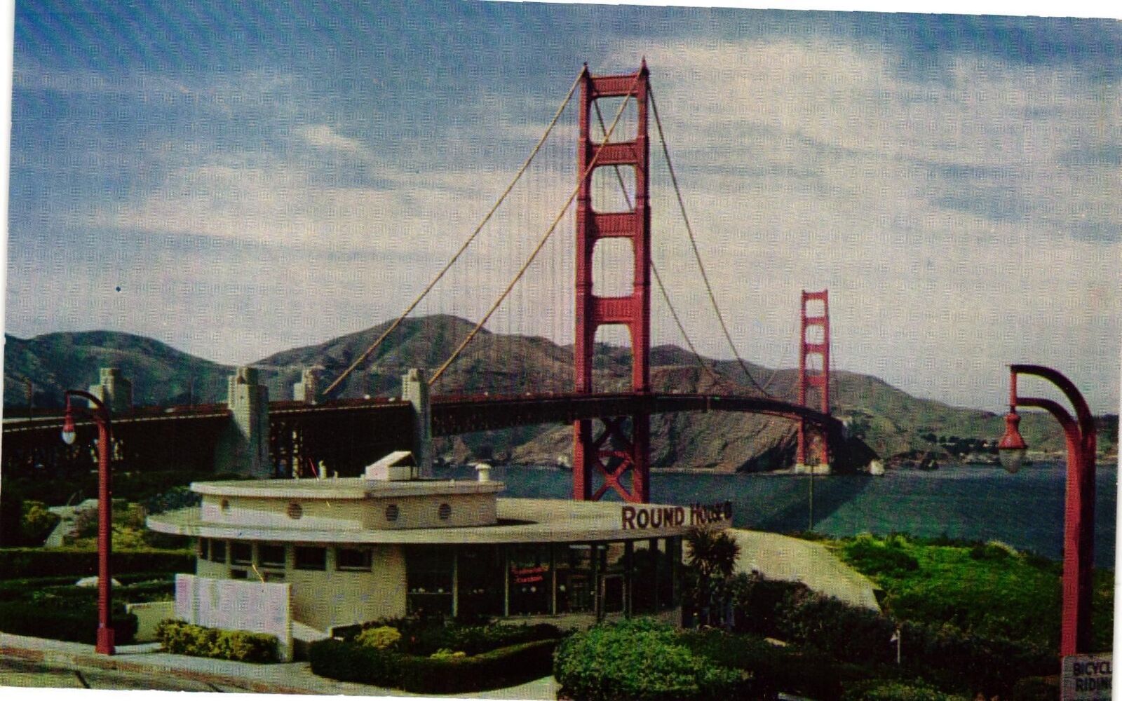 VTG Postcard- C563. ROUND HOUSE RESTAURANT, SAN FRANCISCO, CA. Unused 1960