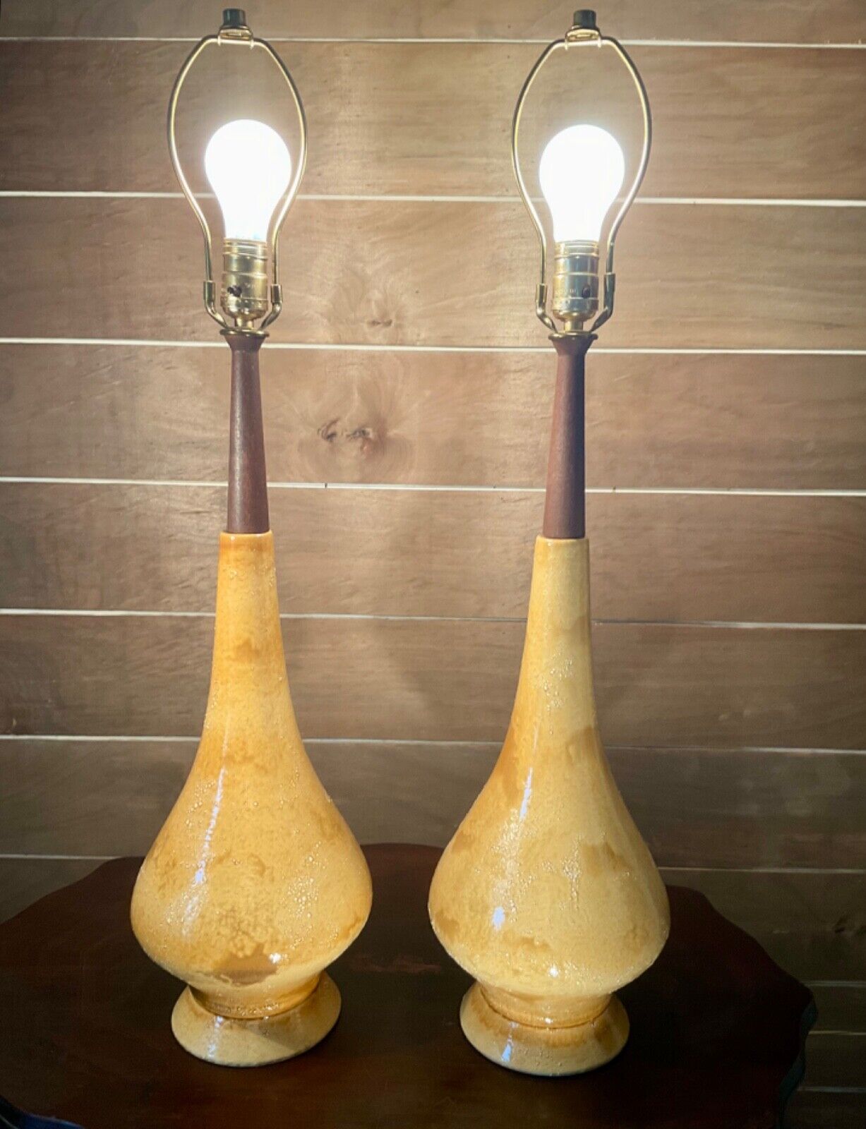 HONI CHILO Pair Mid Century Textured Ceramic & Walnut Table Lamps, Quality