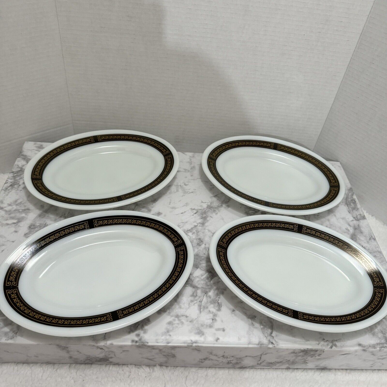 Vtng Pyrex Ebony Fleur De Lis Oval Plates Set Of 4 #794-6 by Corning Made In USA