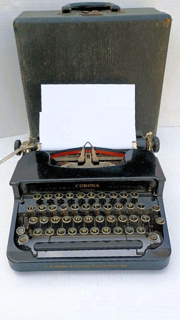 VTG 1930\'s Smith Corona 1C Series Black Standard Portable Typewriter & Case