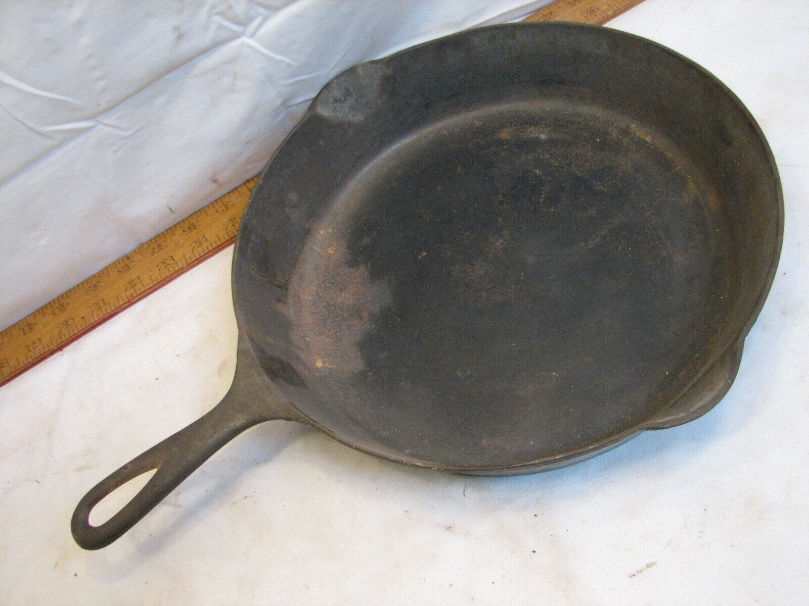 Early Erie Cast Iron 9 Frying Pan Smoke/Heat Ring Pre-Griswold Fry Skillet 713