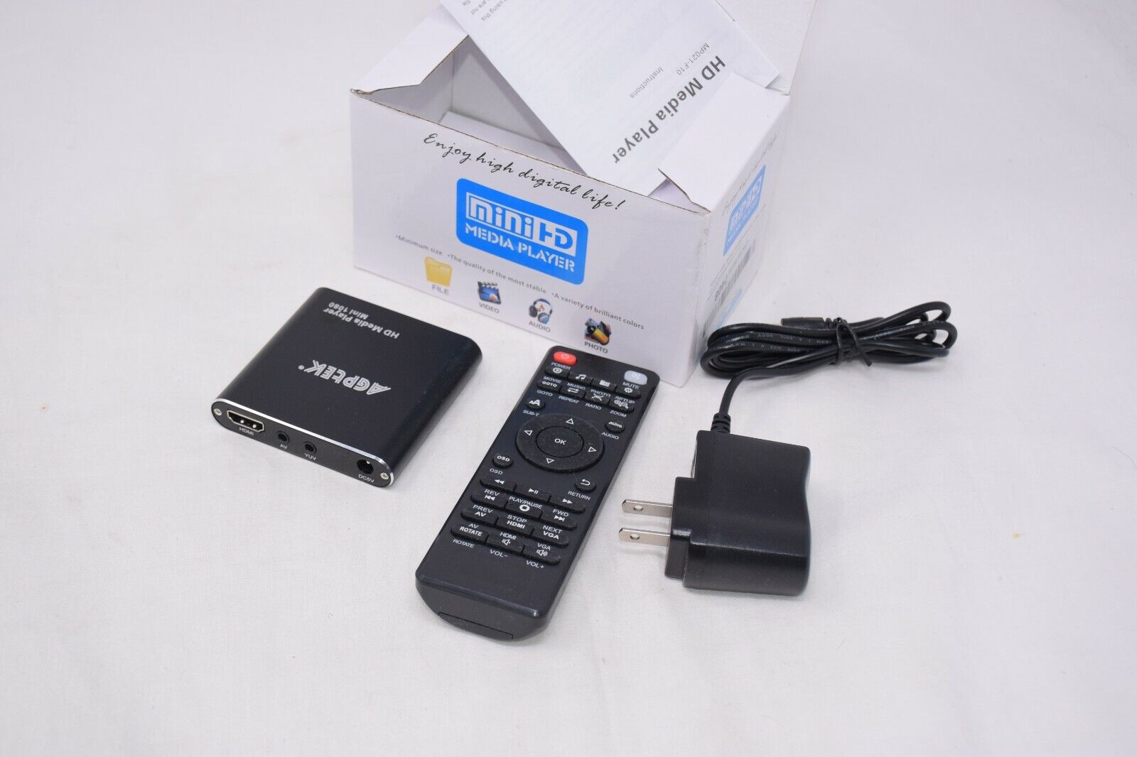 AGPTEK MP021-F10 USB Port Mini HD 1080P Portable Media Player w/ remote