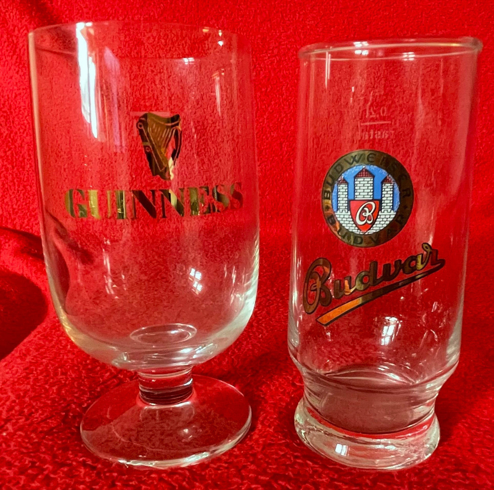 2 Collector Beer Glasses Guinness 10.1oz 5 1/2x2 13/16in & Budweiser 6.8oz
