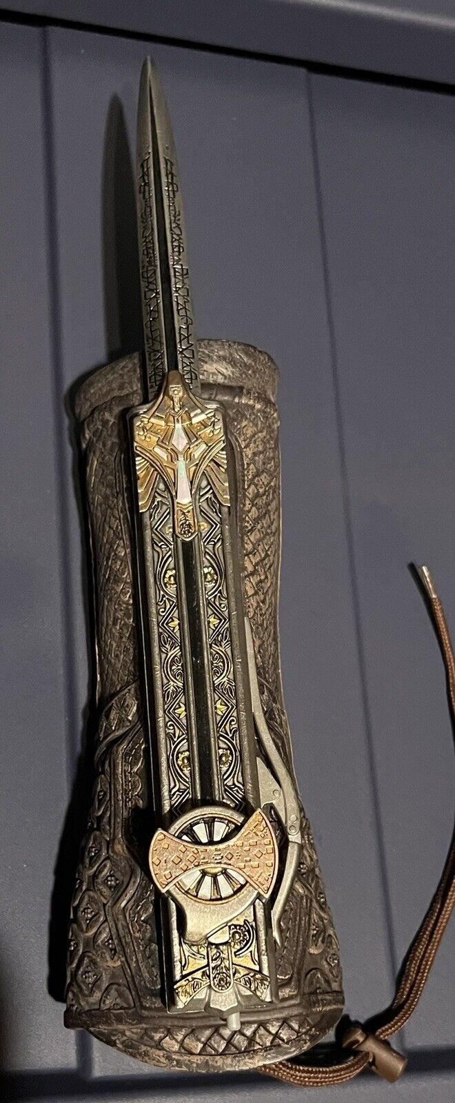 Assassin's Creed Hidden Blade of Aguilar Arm Guard Replica Cosplay McFarlane Toy