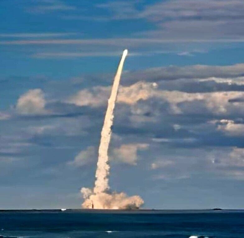Incredible liftoff photograph Spacex gigantic 11x14 lustre photograph