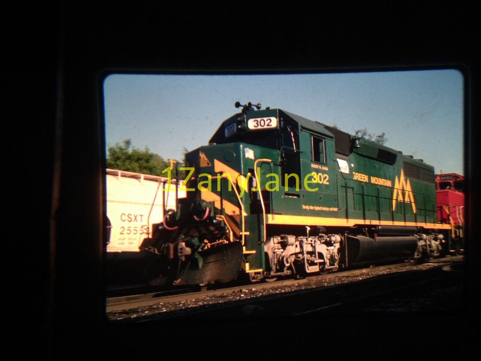 13917 VINTAGE Train Engine Photo 35mm Slide GMRC 302 GP40 RUTLAND VT JUN 17 03