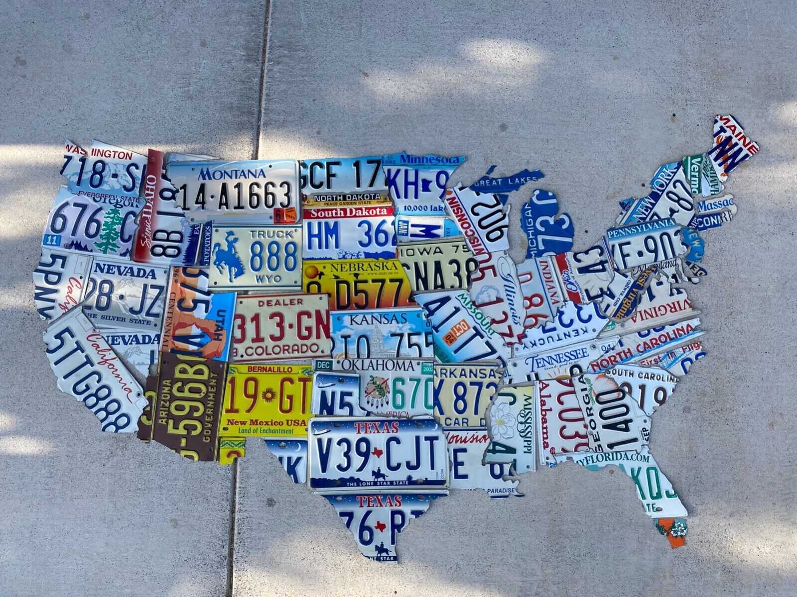 Hand cut Licence plate map USA, not mounted, man cave cars, collectibles 