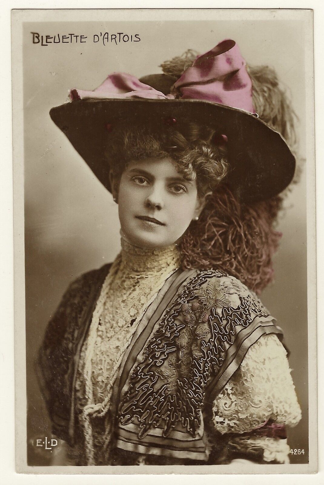 BEAUTIFUL FRENCH PERFORMER: BLEUETTE D’ARTOIS  (REAL PHOTO POSTCARD)