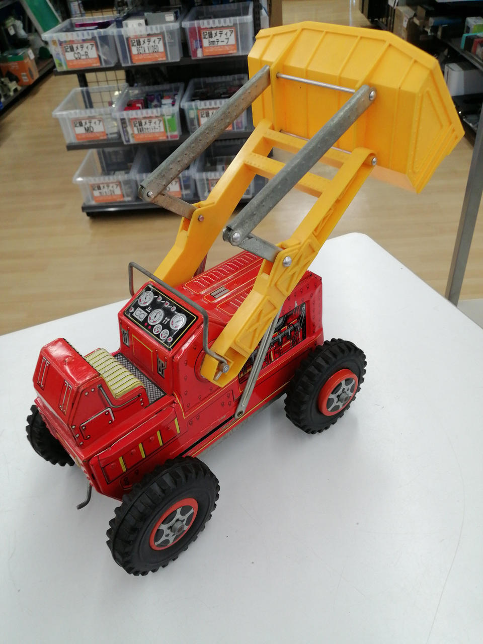 Yonezawaexcavator Tractor Tin Toy