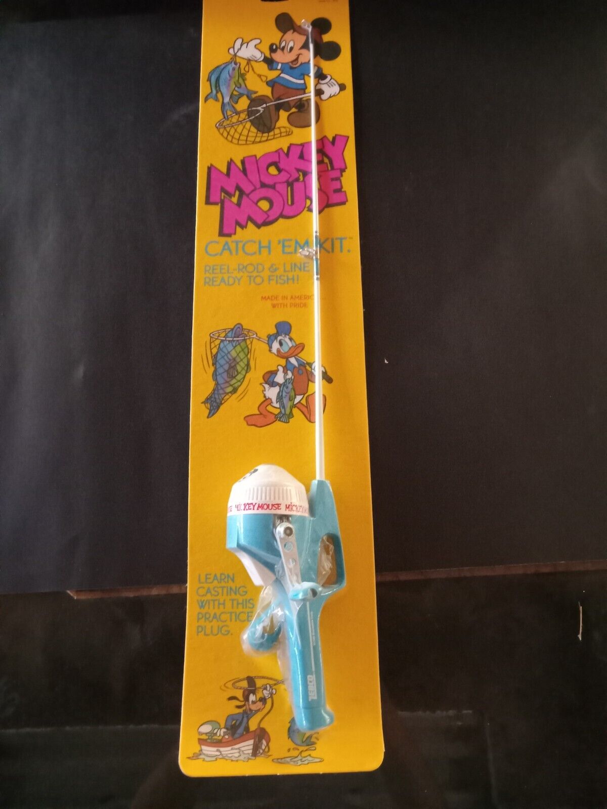 NOS Vintage 1996 Disney Mickey Mouse Catch\'Em Kit Zebco Fishing Rod & Reel