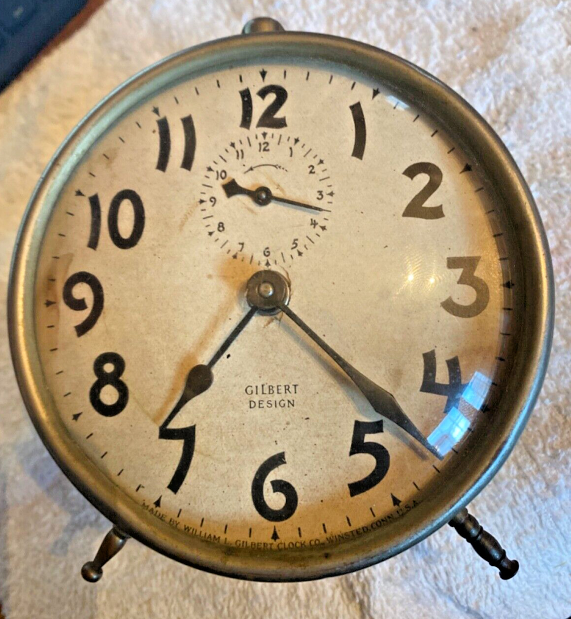 Antique 1922 Gilbert Peg Leg Auburn New York Alarm Clock. doesn't run.
