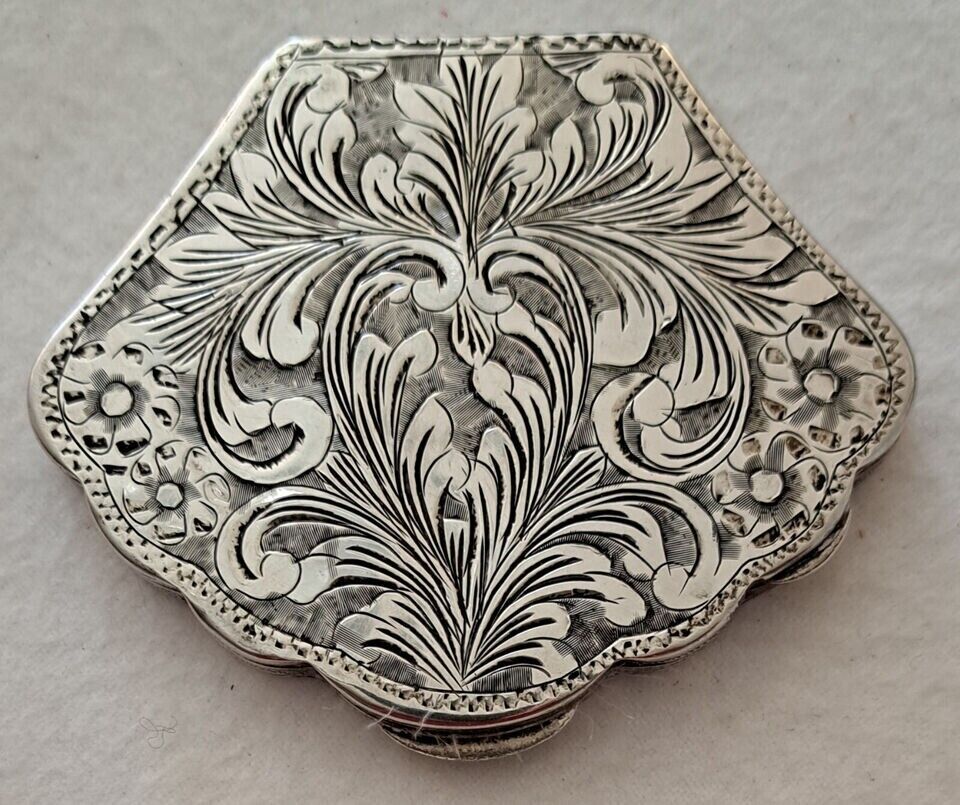 Antique 800 Silver Women\'s Compact Powder Puff Mirrored Made in Italy Etched