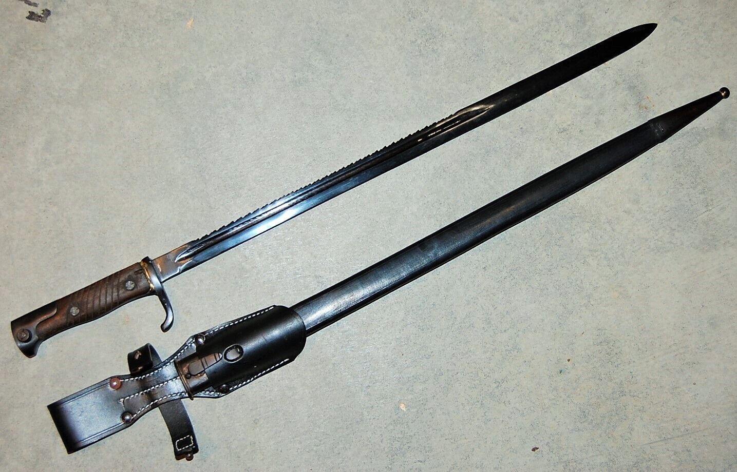 German M1898 Butcher Saw Back Sword Bayonet w/ Scabbard & Frog, Reproduction