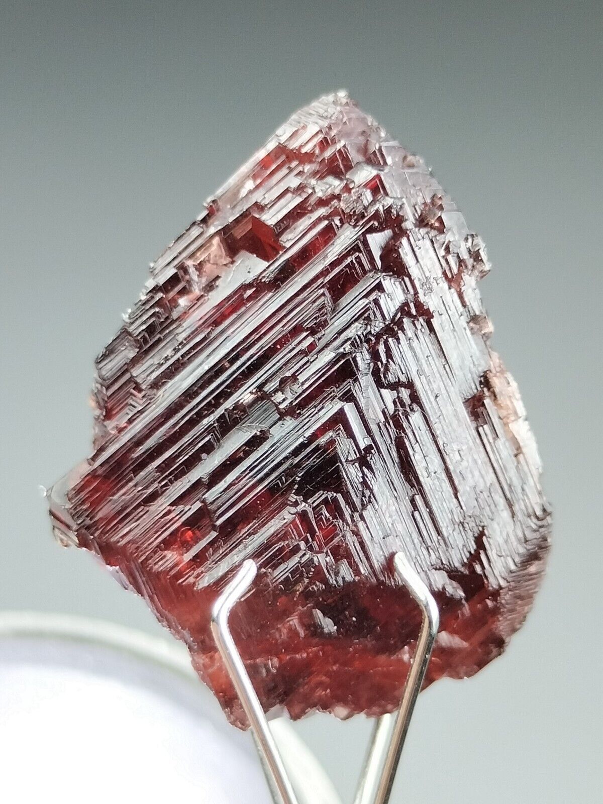 Etched Spessartine red Garnet thumbnail crystal with nice formation-pk. 3 grams*