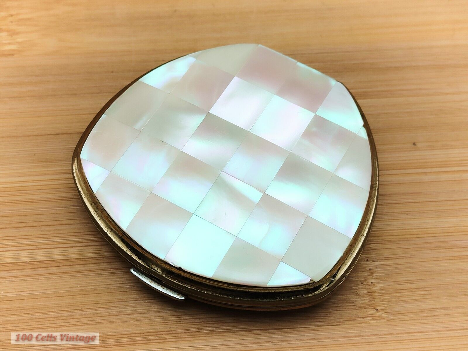 Stratton Mother of Pearl-Vintage Ladies Powder Compact -0ye