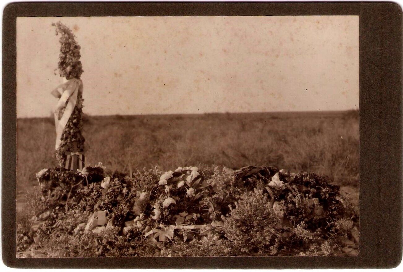 Vintage Grave with Flowers Cabinet Card
