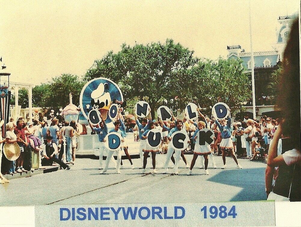 Vintage Walt Disneyworld 1984 Donald Duck  50 th Birthday Parade & more.