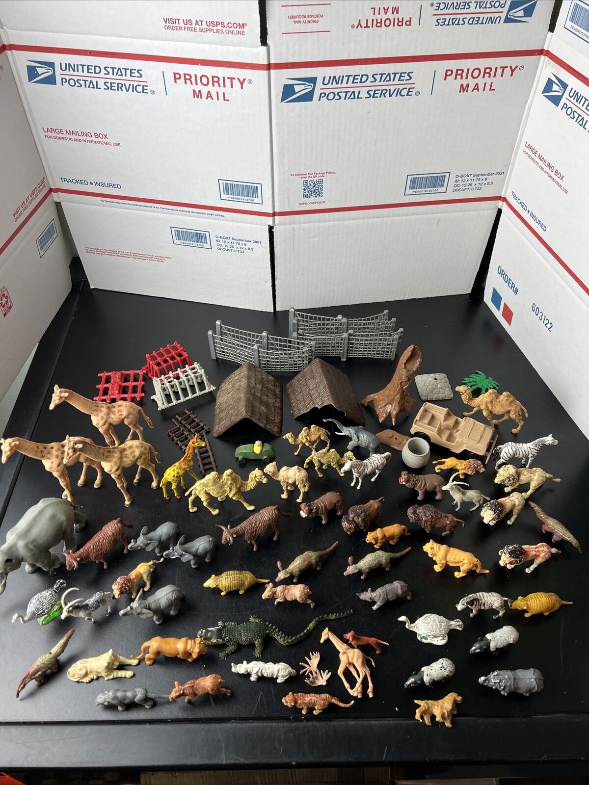 50+ VTG Plastic Farm Animals Fence 1960s 70s Made in Hong Kong Nylint