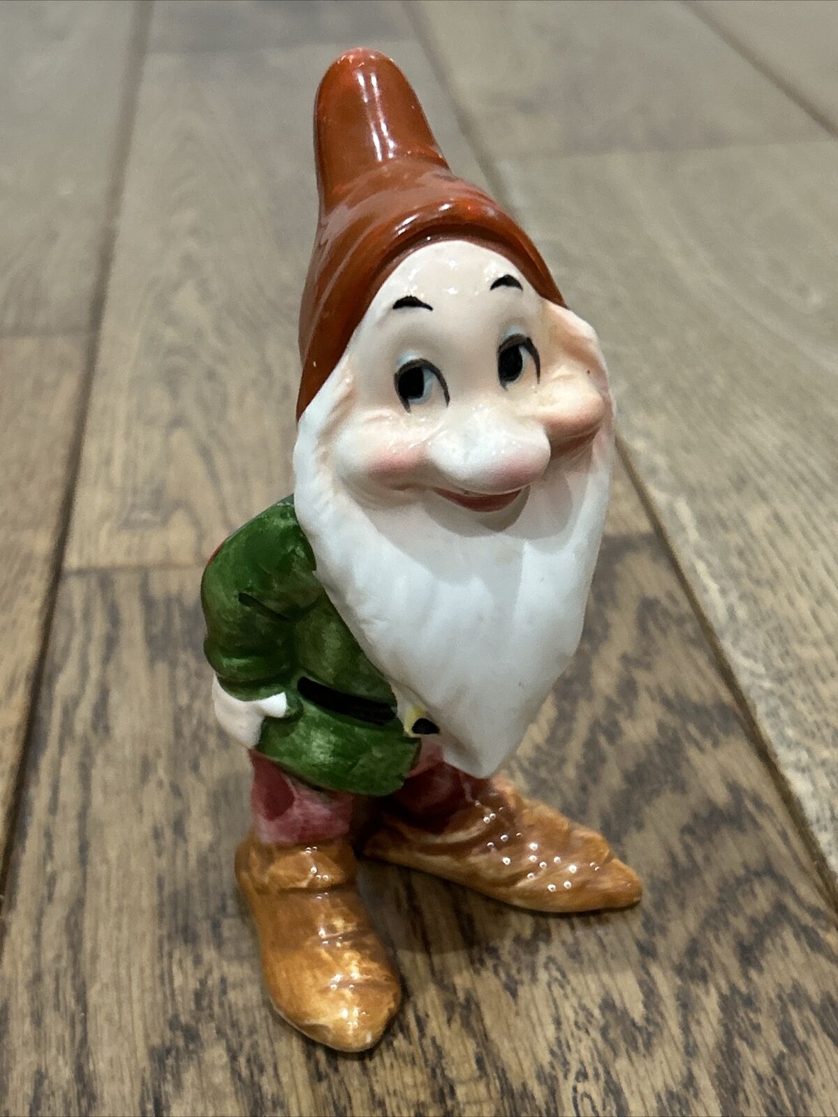 Vintage Walt Disney Snow White and the Seven Dwarfs BASHFUL Ceramic Figurine 5