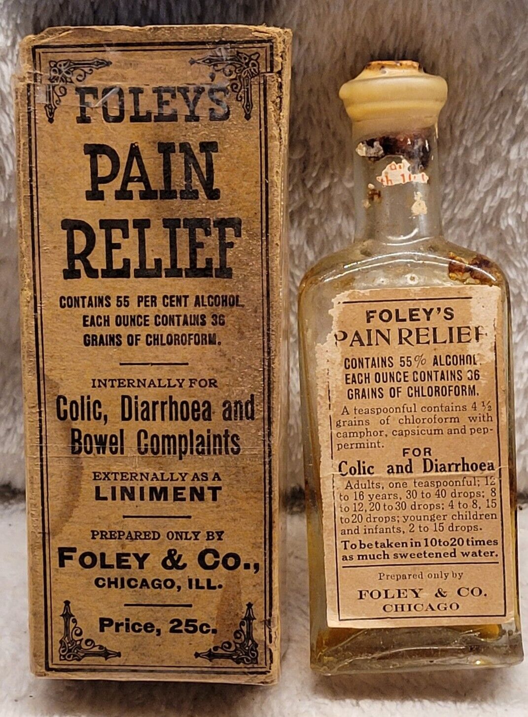 RARE ANTIQUE BOTTLE FOLEY\'S PAIN RELIEF EARLY PHARMACEUTICAL ELIXIR WITH BOX