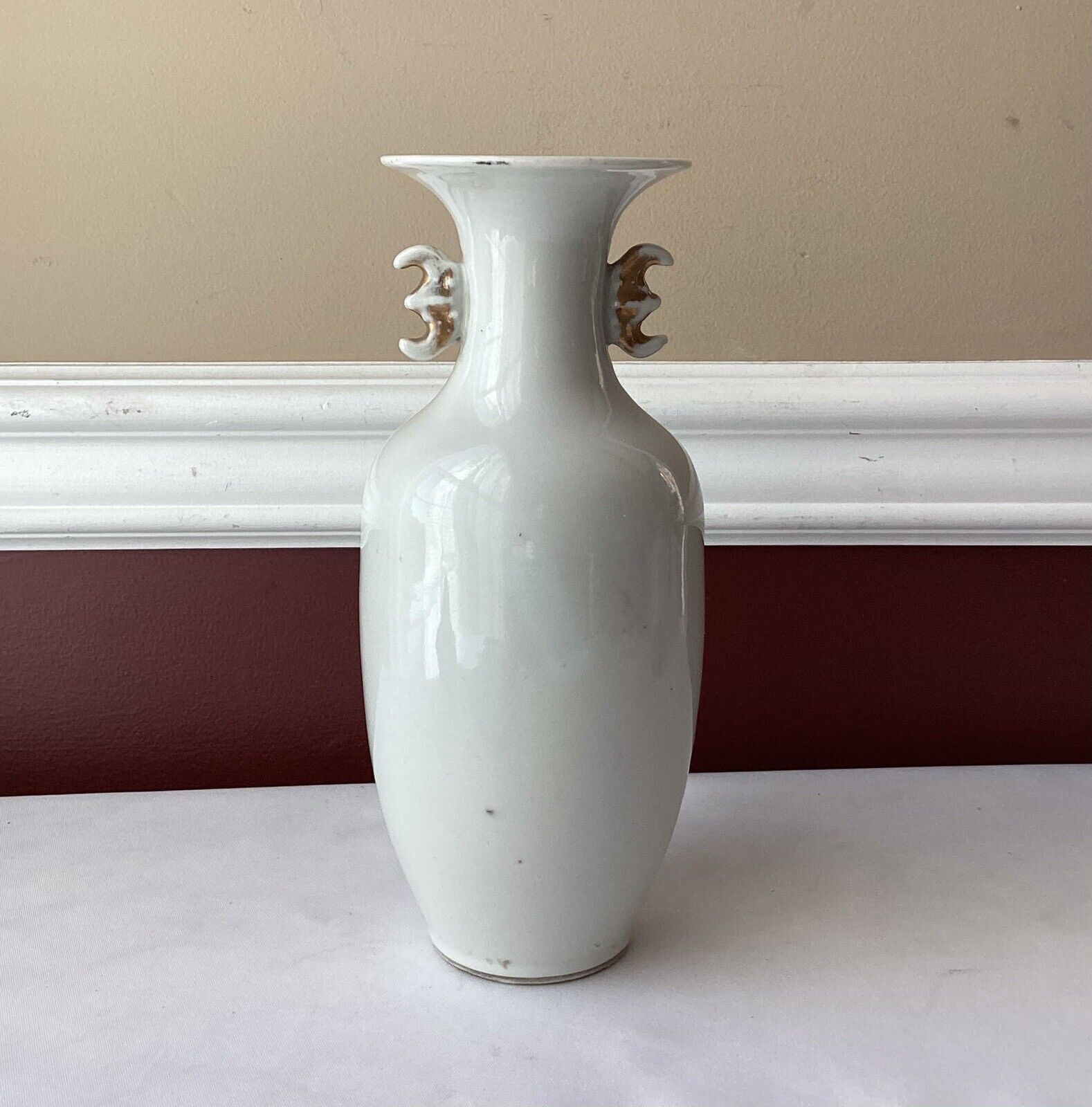 Antique Qing Era Chinese Porcelain Vase, White With Gold Embellishing, 9 1/8\