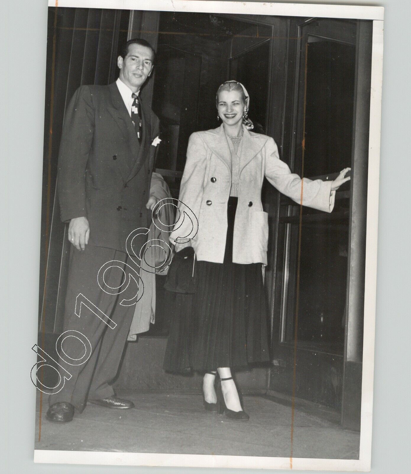 VICKI EVANs w LAWYER After MARIJUANA Arrest w ROBERT MITCHUM 1949 Press Photo