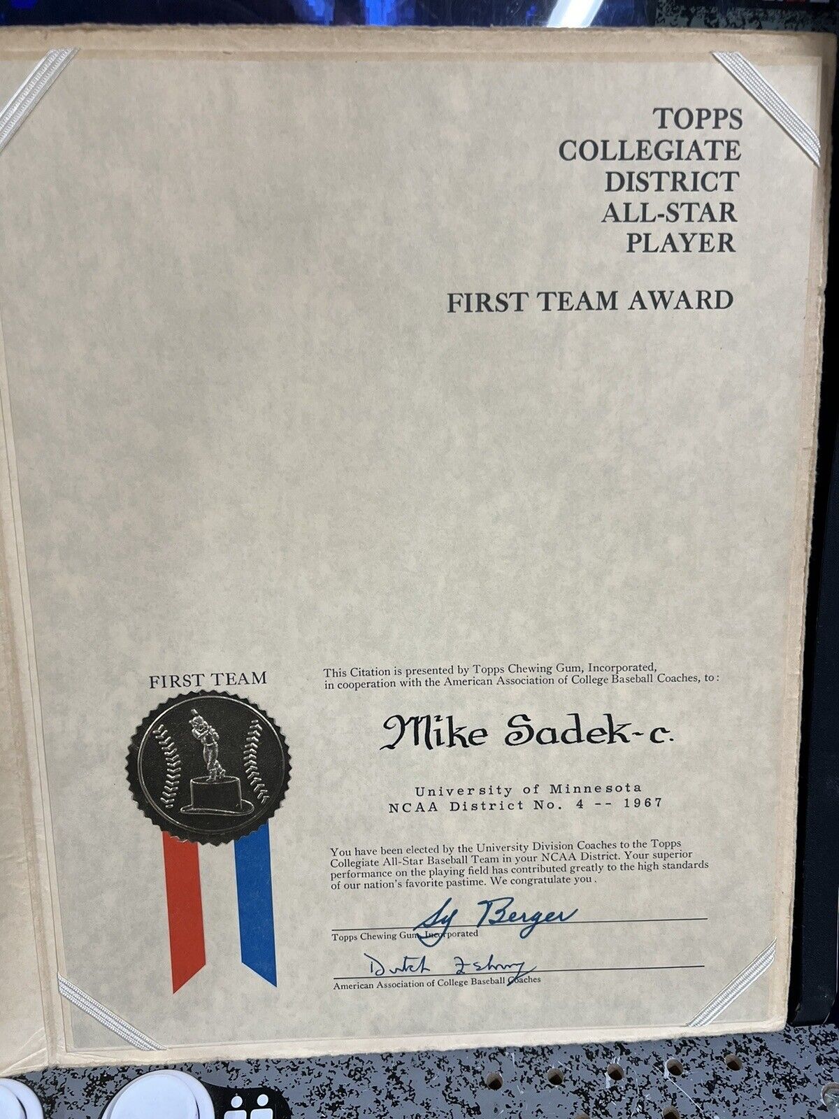 Vintage 1967 Topps Collegiate All-Star Award Mike Sadek Sy Berger Autograph OOAK