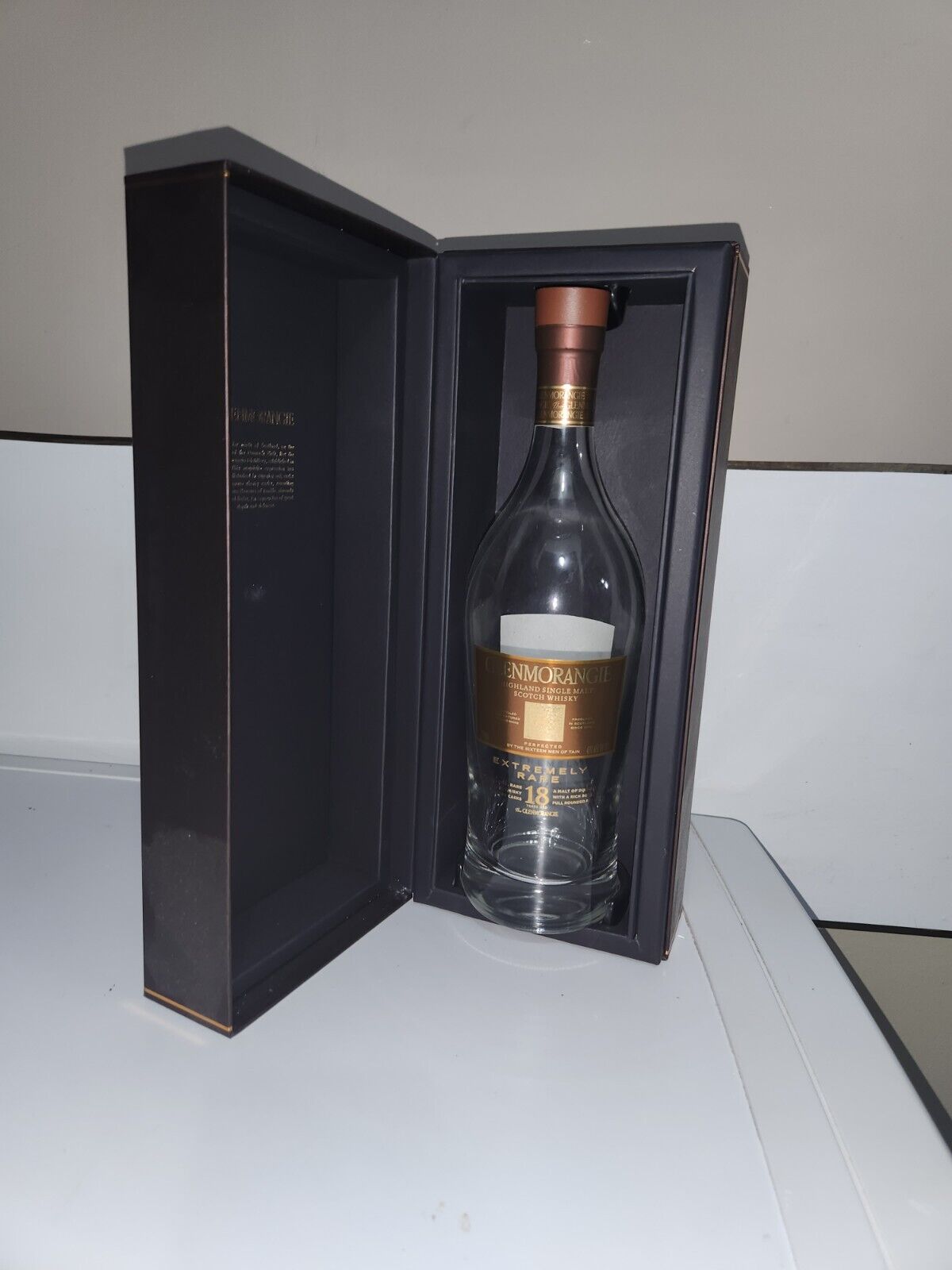 Extremely Rare GLENMORANGIE 18 Years Scotch Whisky EMPTY Bottle with Box
