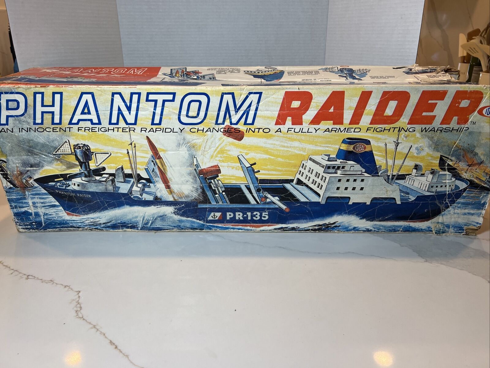 Rare Vintage Ideal Toy Corp 1964 Phantom Raider Expandable War Ship w/box READ