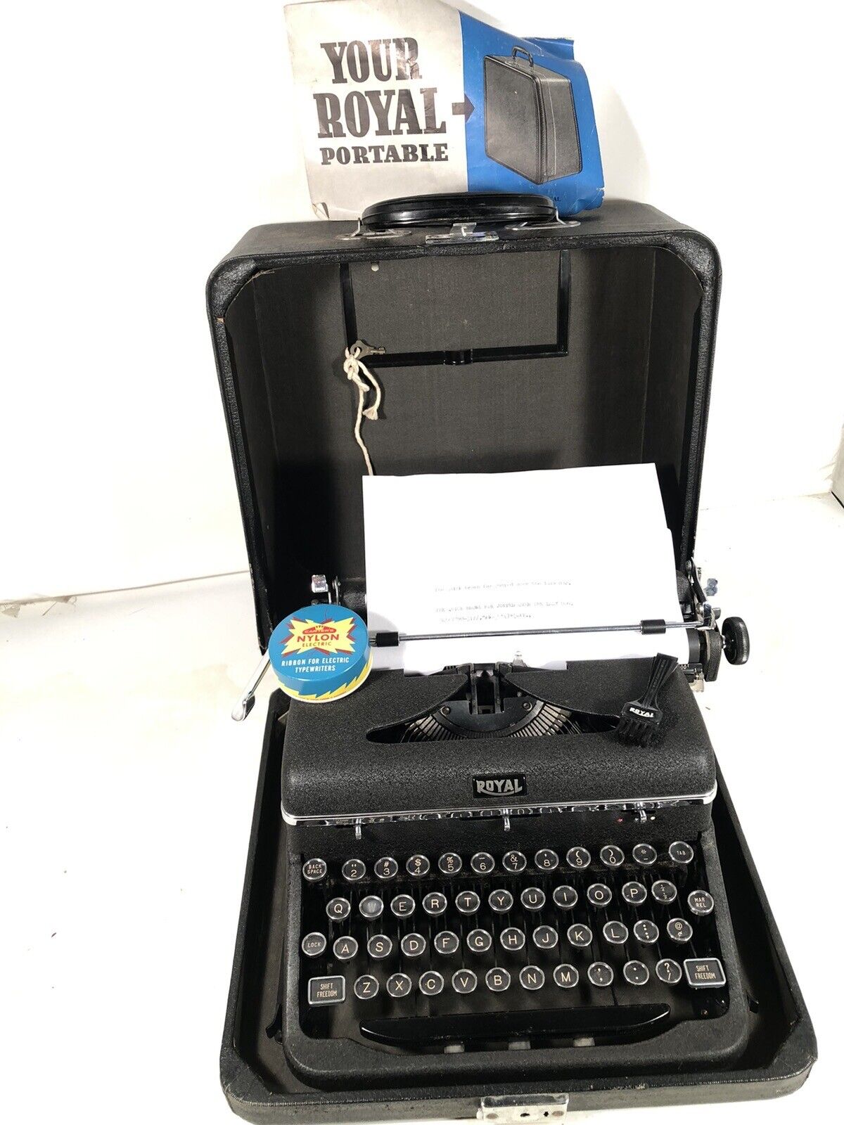 Vintage 1943 Royal Quiet De Luxe Portable Typewriter w Case Working Made In USA