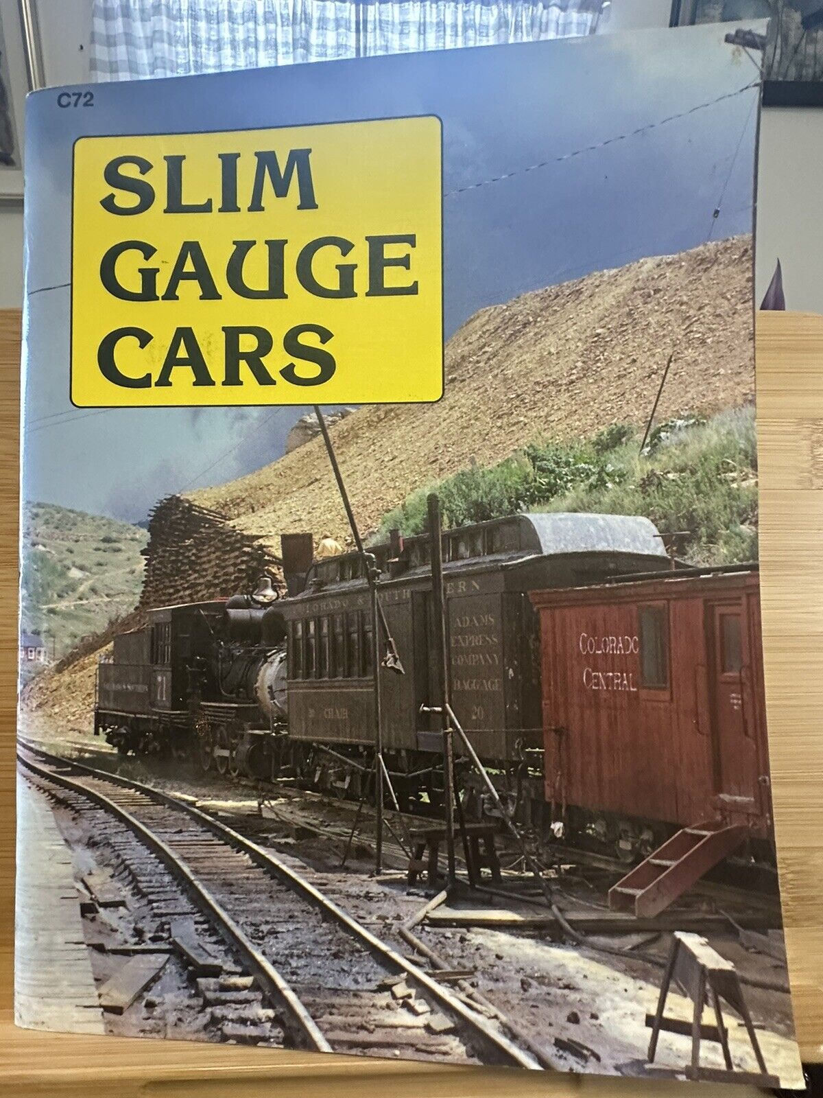 Slim Gauge Cars-by Carstens Publications Inc. - Published in 1991