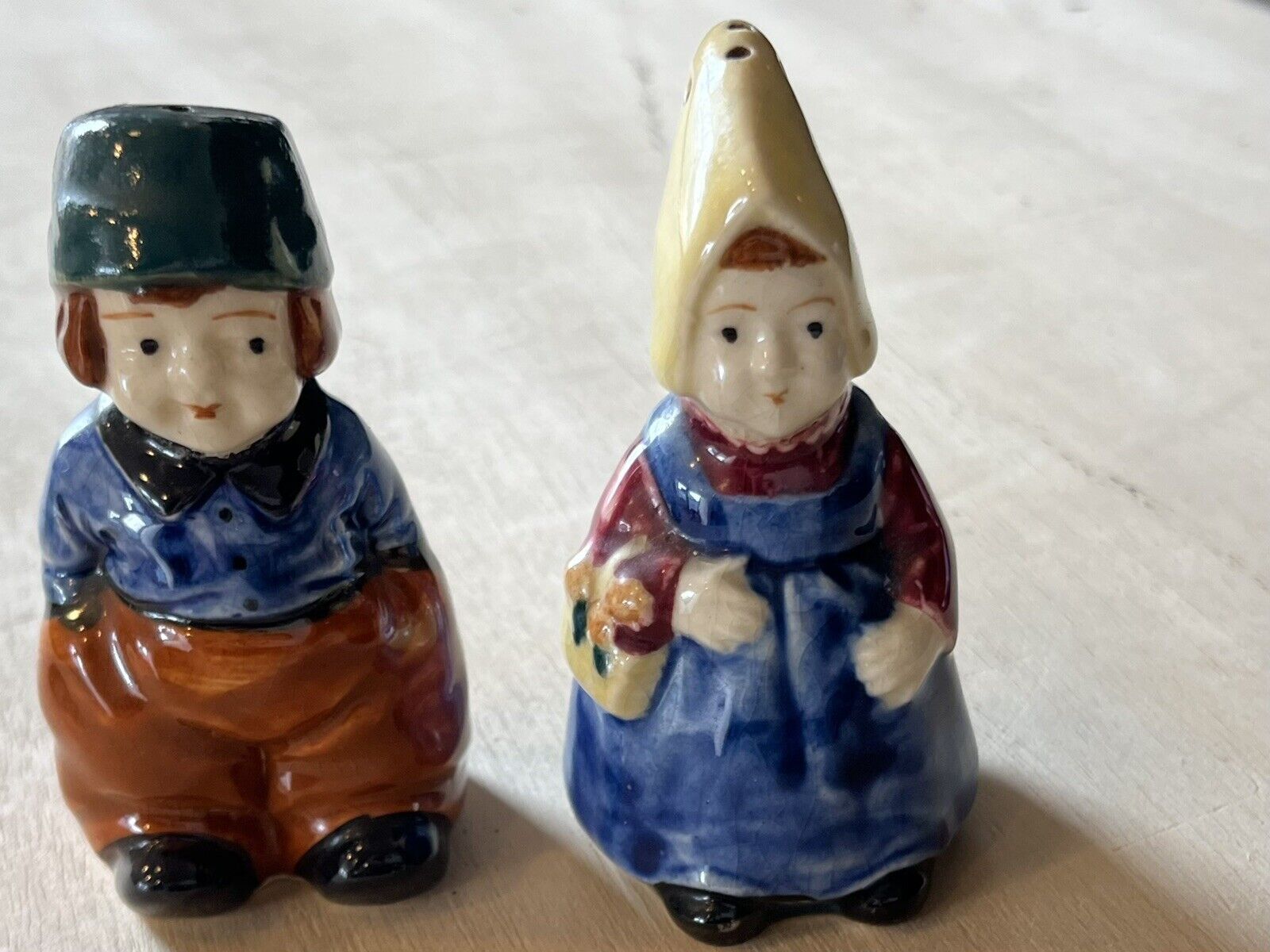 Vintage Hand Painted Ceramic Dutch Couple Salt & Pepper Set