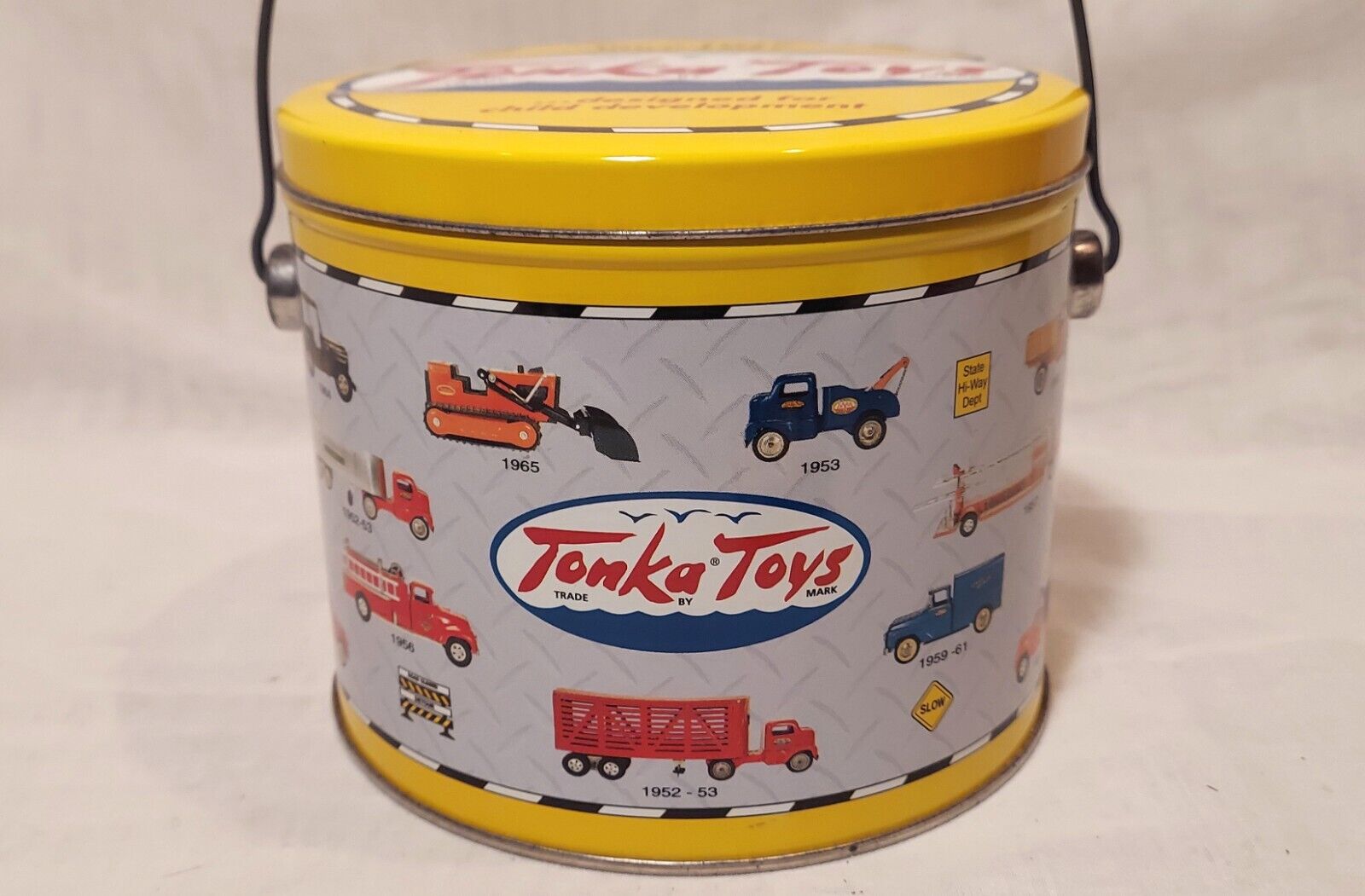 Vintage Tonka Toys Tin Pail Can 7\