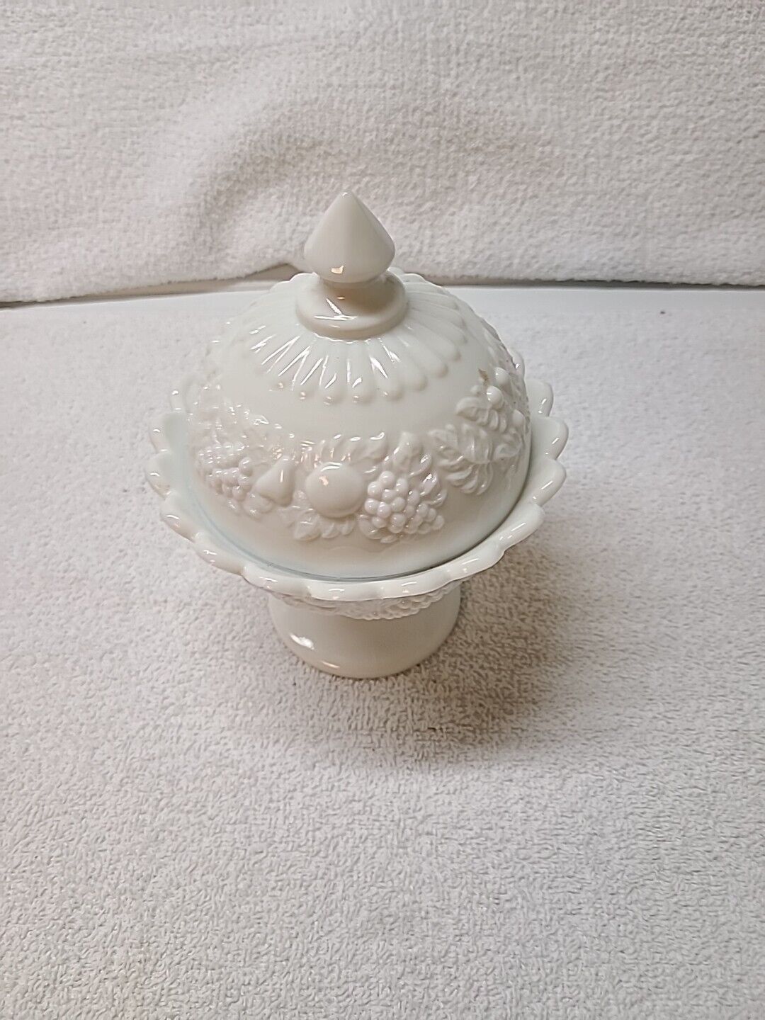 Vintage Westmoreland Milk Glass Covered Candy Dish With Grapes & Fruits Pattern