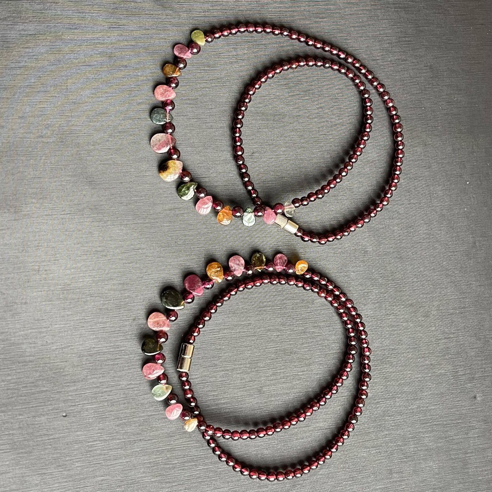 2pcs Natural Garnet Tourmaline Quartz Crystal Beads Woman Necklace 3mm Random