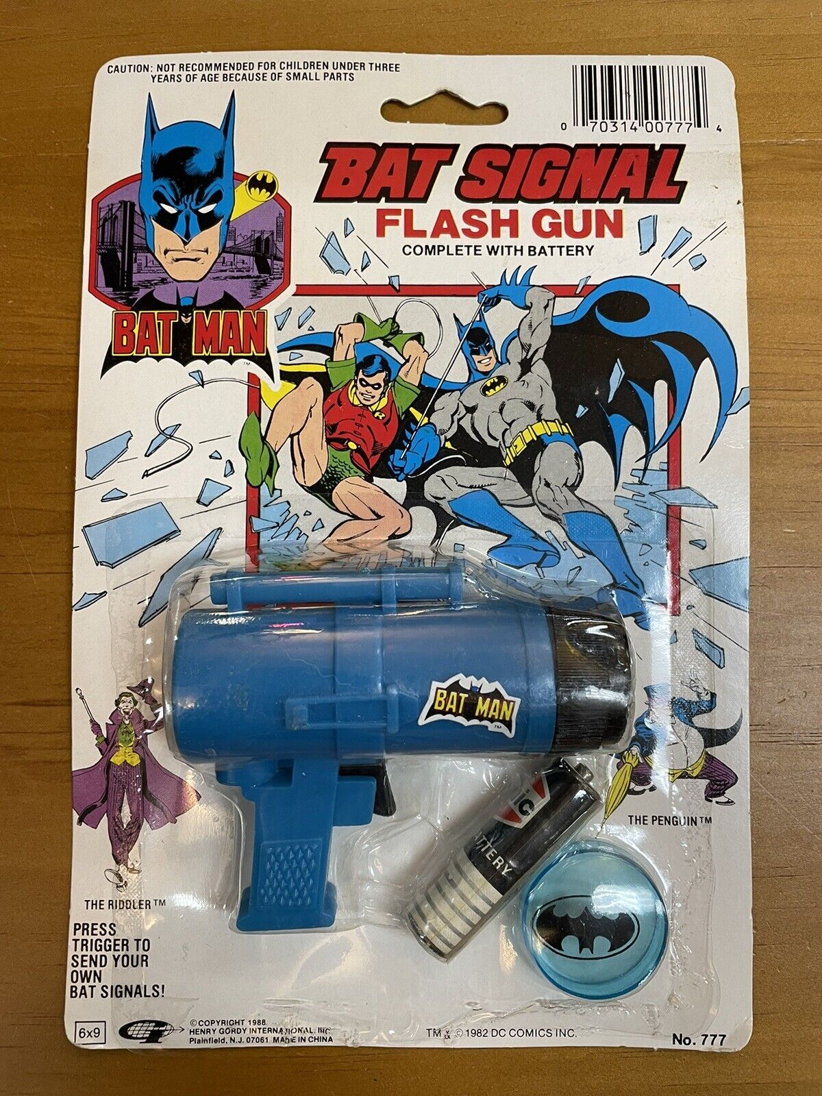 1988 Henry Gordy DC Comics Batman Bat Signal Flash Gun New Sealed