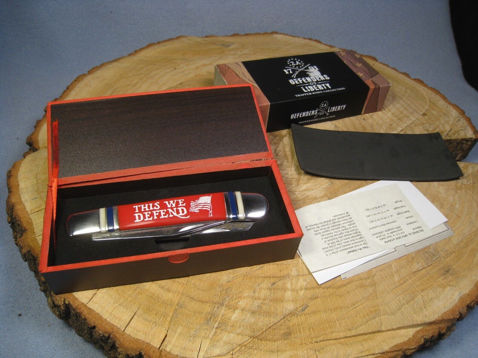 American Mint Defenders of Liberty Trapper Pocket Knife with box & COA.
