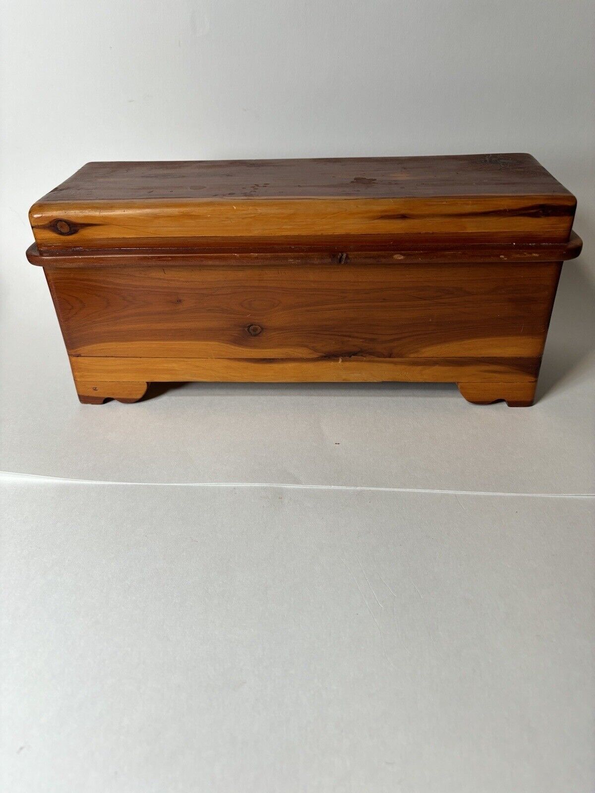 Large 14” Vintage Cedar Hinged Lidded Wood Keepsake / Jewelry Box Heavy 4.5 Lbs