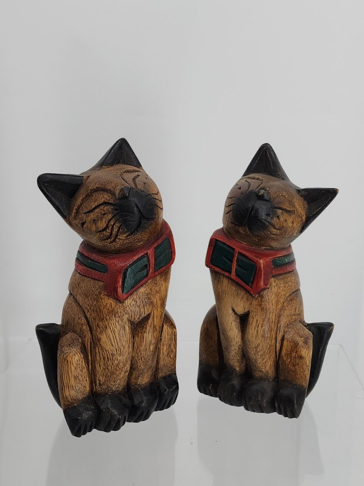 Vintage Mid-Century Carved Wooden Siemens Cats  Handpainted, Thailand 7x3 