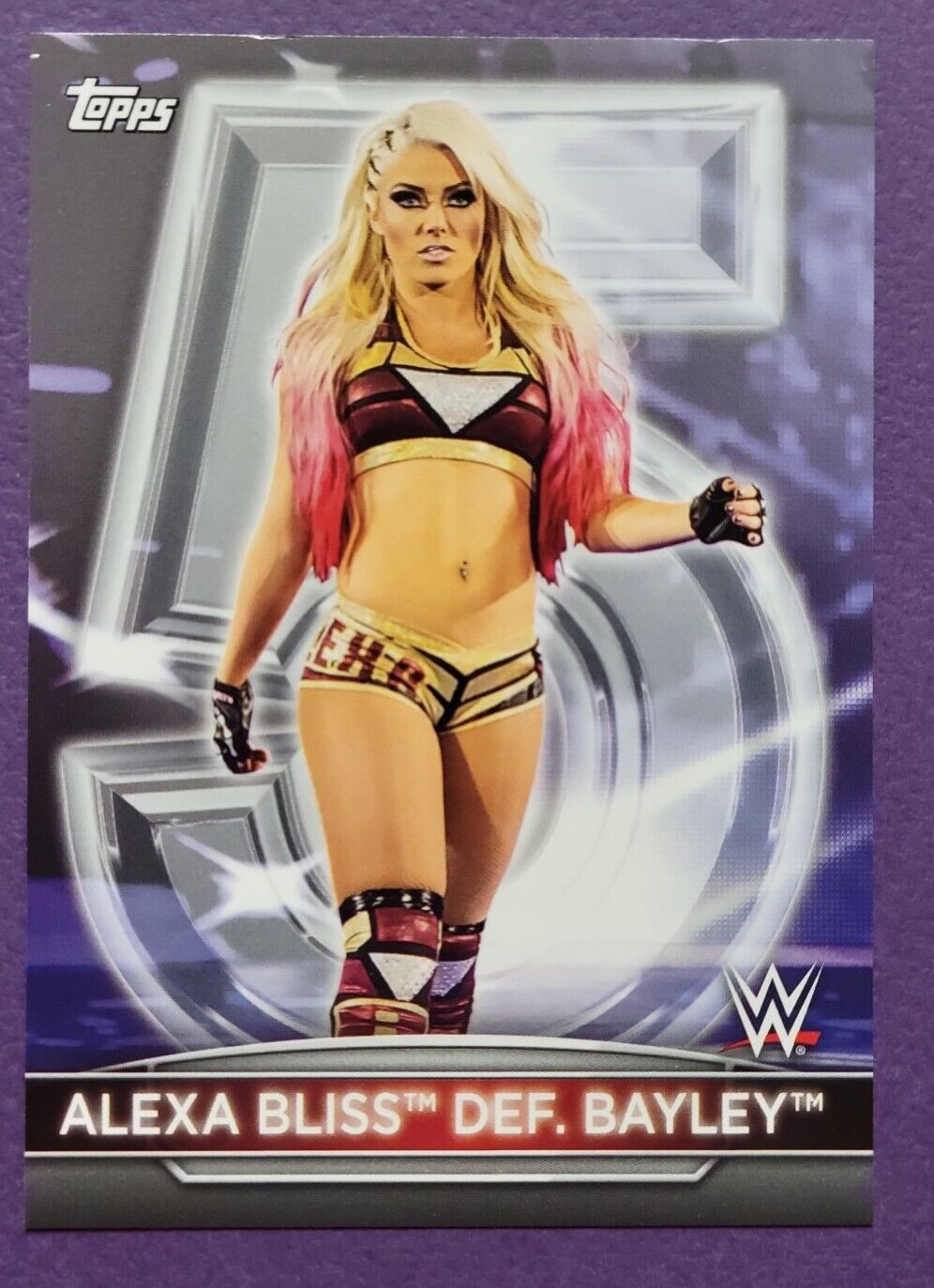 2021 TOPPS WWE WOMEN\'S DIVISION 5th ANNIV TRIBUTE CARD - ALEXA BLISS DEF. BAYLEY