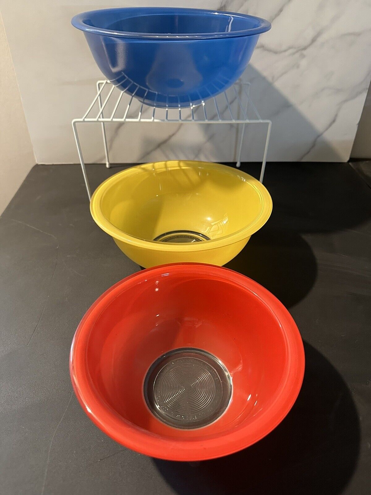 VTG Pyrex (3) Primary Colors CLEAR BOTTOM Nesting Mixing Bowls Red Blue Yellow